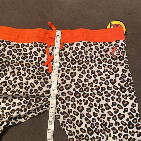 Buc-ee’s Women’s Drawstring Leopard Sleep Pants Size 2XL NWT - Picture 8 of 8
